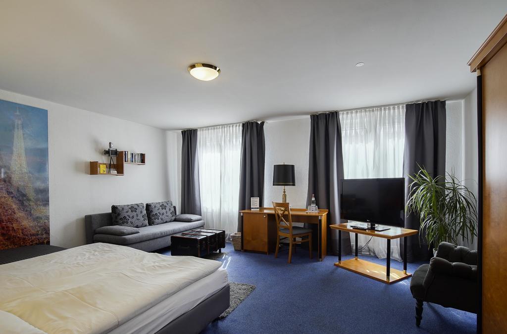ホテル マキシム ランゲンフェルト 部屋 写真